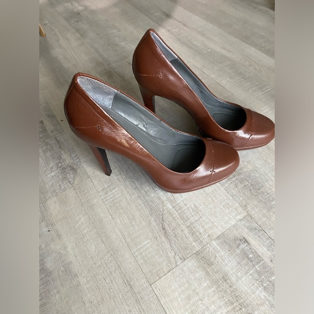 Calvin Klein brown pumps | size 6 - Picture 3 of 4